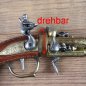 Preview: 3 - Drehlauf Steinschloß Pistole mit 3 Pfannen, brauner Griff mit Vogelkopf, Messing - Replik