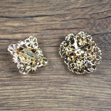 Preview: Broschen mit grünen Steinen, Gold