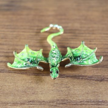 Drachen Brosche - ausgebreitete Flügel, Ansicht von oben, Grün mit Blumen