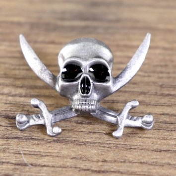Piraten Pin - Totenkopf, gekreuzte Säbel, schwarze Augenhöhlen