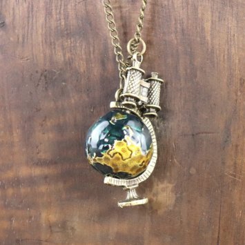 Halskette Globus mit Fernglas