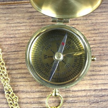 Kompass an Kette