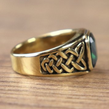 Keltischer Ring, rechteckiger Stein - Goldfarben / Grün