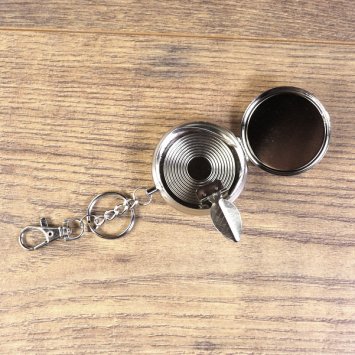 Preview: Schlüsselanhänger Taschenaschenbecher, Metall Farbe: Silber