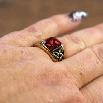 Keltischer Ring, rechteckiger Stein - Goldfarben / Grün