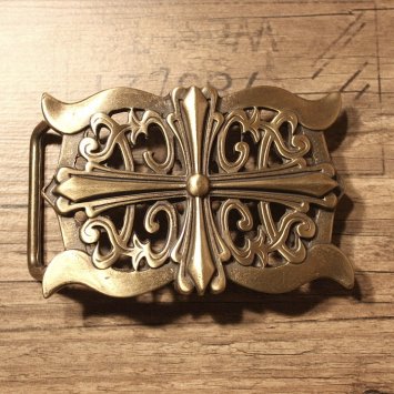 Kreuz mit Ornamenten AM