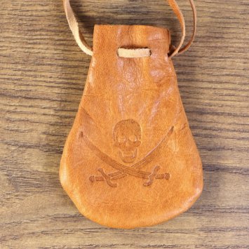 Preview: Spanish doubloons – coin set in a leather pouch embossed with "pirate flags"