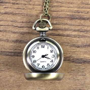 Kleine Taschenuhr, schlichter Deckel, Ziffernblatt mit arabischen Ziffern