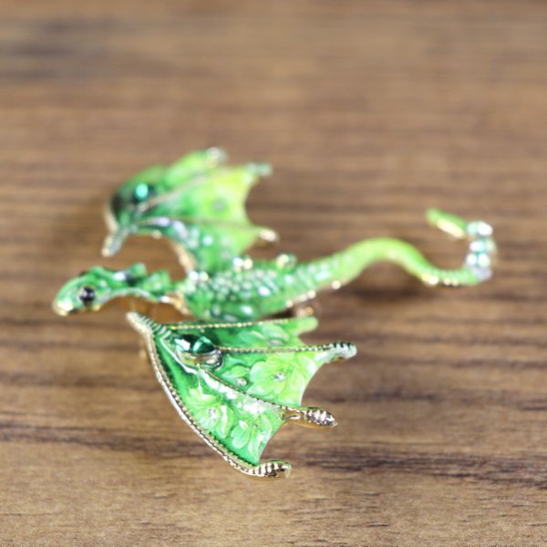 Drachen Brosche - ausgebreitete Flügel, Ansicht von oben, Grün mit Blumen