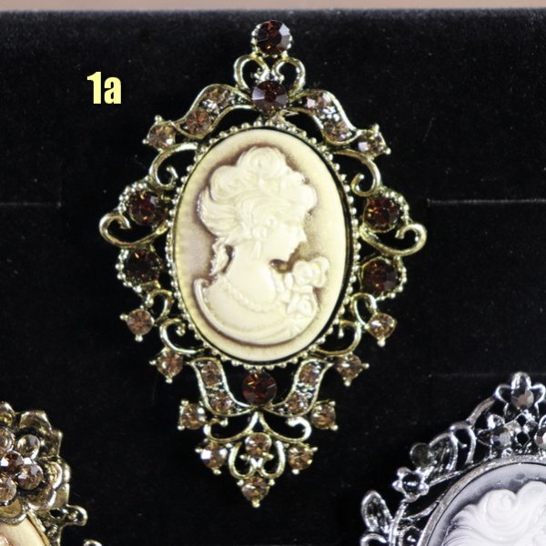 Motiv 1a Kamee Broschen Farbe: Braun, Beige und Altgold