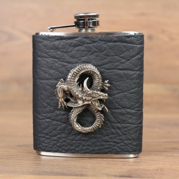 Flachmann mit Ledermantel, Motiv "Silber Drachen auf Schwarz"