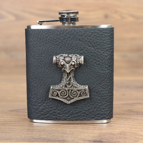 Flachmann mit Ledermantel, Motiv "Silber Drachen auf Schwarz"