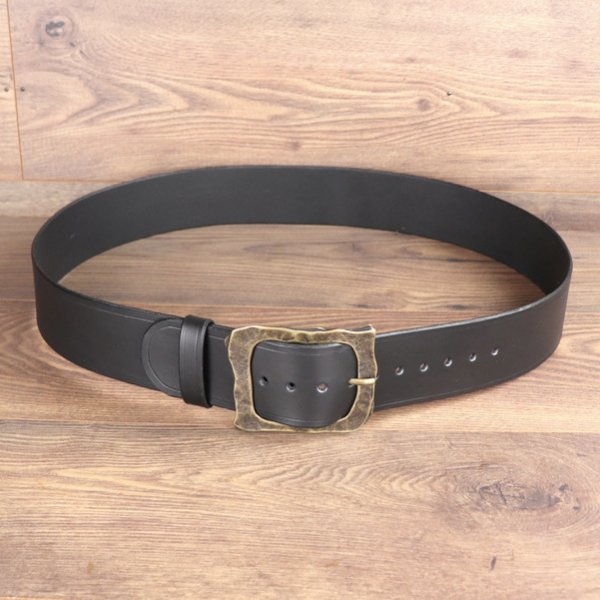 6 x 145 cm Gür­tel, Büf­fel­le­der, schwarz / AM eckige Schnalle mit Muster/ Um­fang 110 - 130 cm