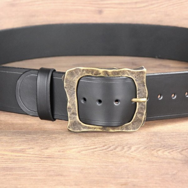 6 x 145 cm Gür­tel, Büf­fel­le­der, schwarz / AM eckige Schnalle mit Muster/ Um­fang 110 - 130 cm