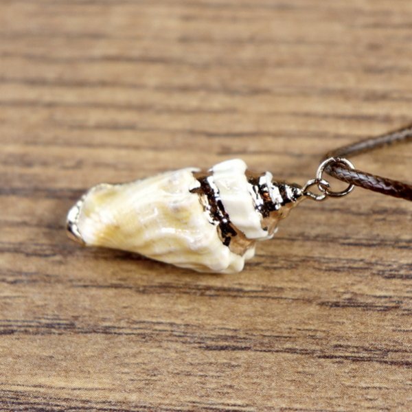 "Muschelkette", Veränderliche Flügelschnecken Gehäuse mit goldener Farbe