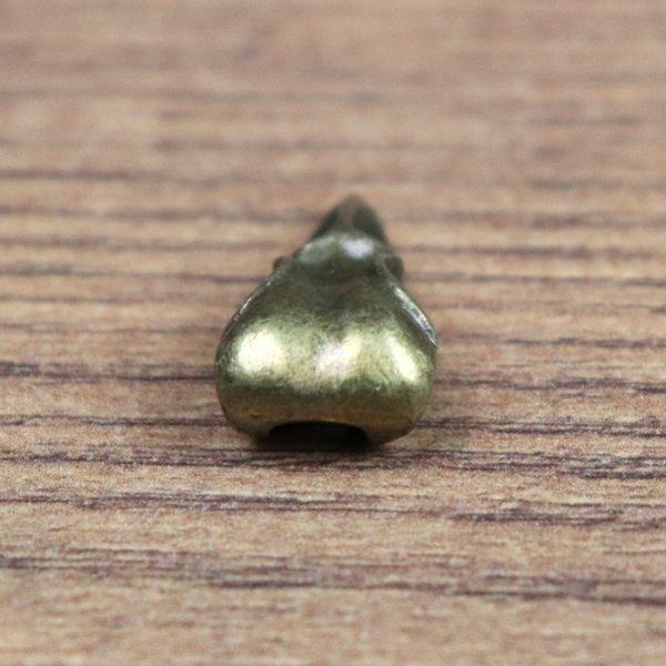 Hat decoration crow skull antique brass