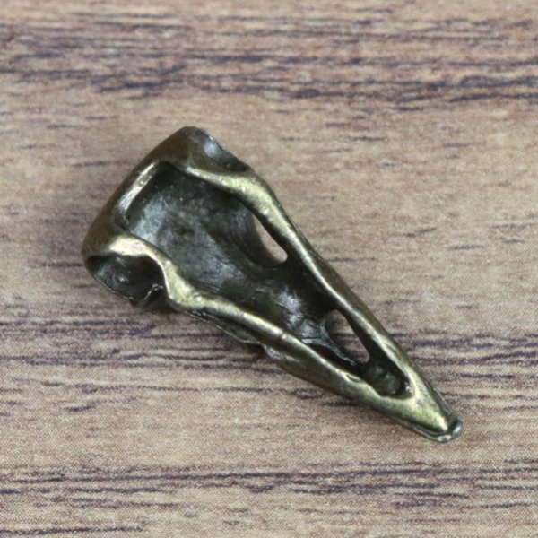 Hat decoration crow skull antique brass