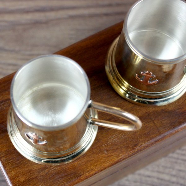 4 Rumbecher mit Henkel und Holzbox