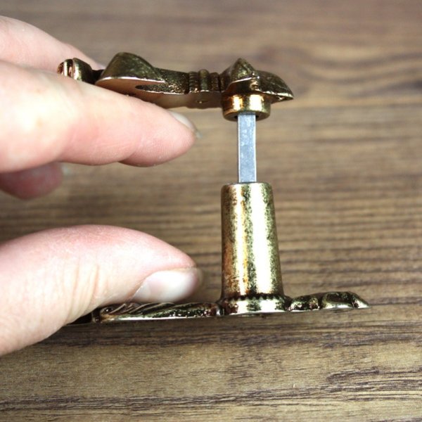 1 Paar Wandhalter Motiv "Lilie" Farbe: Messing