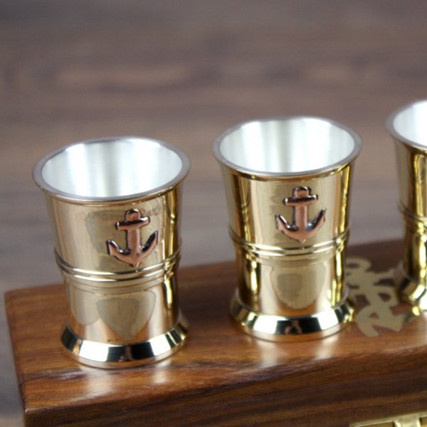 4 Rumbecher mit Holzbox