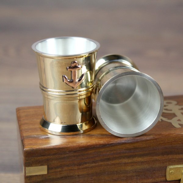 4 Rumbecher mit Holzbox