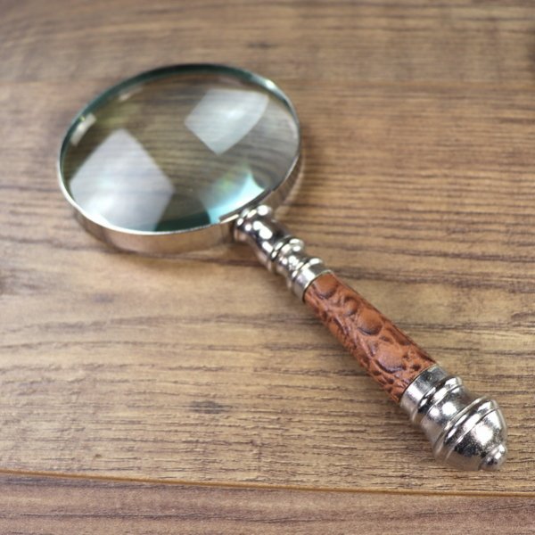 Lupe mit Kunstleder Griff