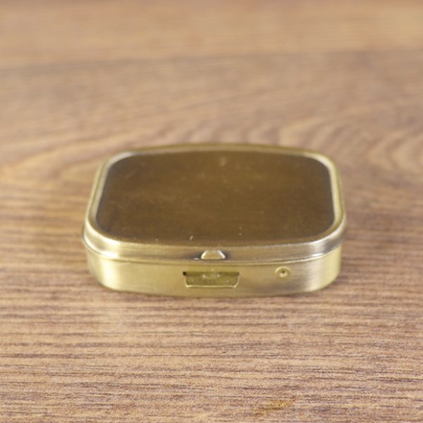 Pillendöschen mit 2 Fächer und Spiegel, Farbe: Altmessing