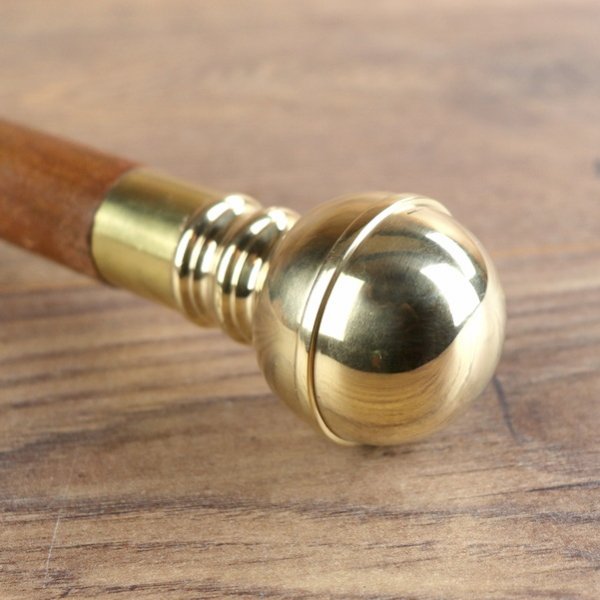 Spazierstock mit Kompass und Geheimversteck