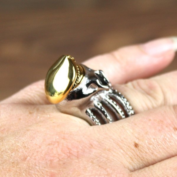 Großer Kraken Ring mit Kapitänsmütze