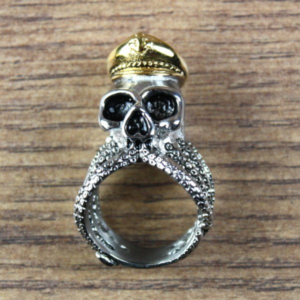 Großer Kraken Ring mit Kapitänsmütze