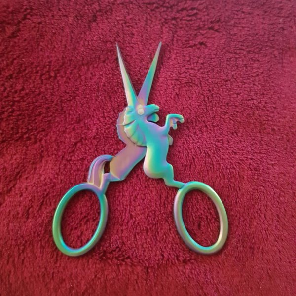 Schere - "Regenbogen" farbendes Einhorn