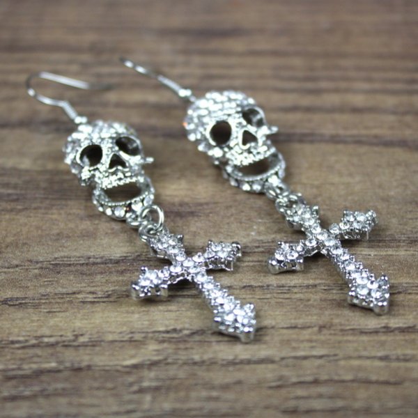 Ohrring Paar "Strass Totenkopf mit Kreuz" - AS