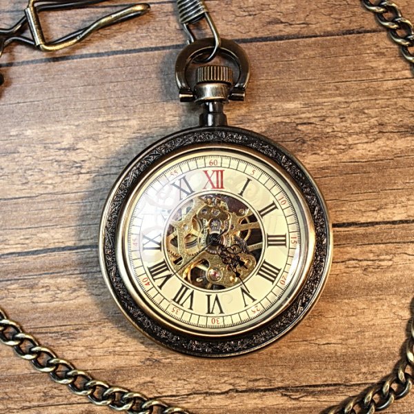 Klassische Mechanische Taschenuhr mit Schmuckrand