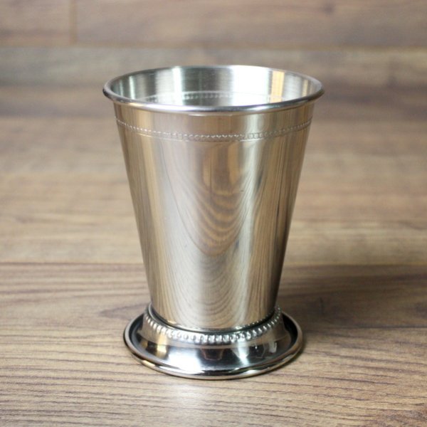 Stainless steel mug with flanged rim